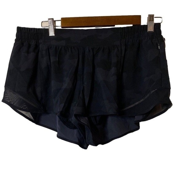NWT Lululemon Hotty Hot Low-Rise‎ Lined Short 2.5" Camo Deep Coal Multi Black 14 - Picture 1 of 3